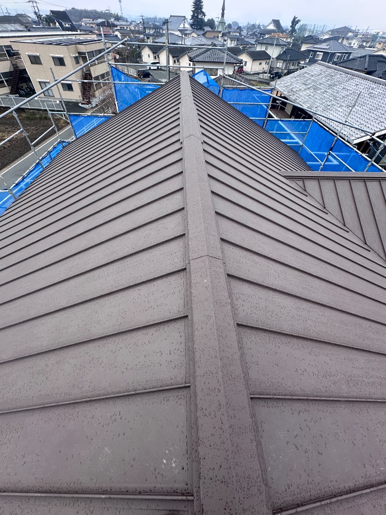 屋根工事 施工後 — ガルバリウム鋼板カバー工法で美しく一新